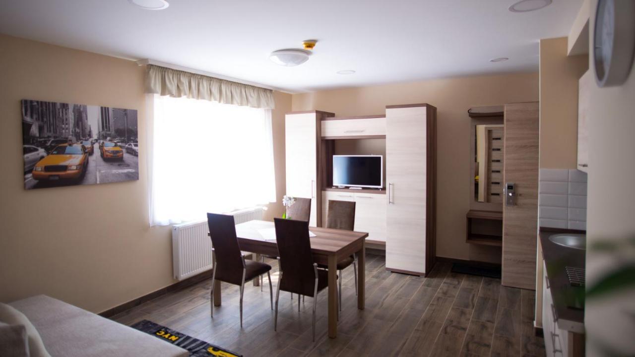Irany Colorado Apartman Bed and Breakfast Nyíregyháza Exteriör bild